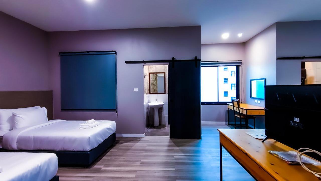 The Riva Vientiane Hotel Buitenkant foto