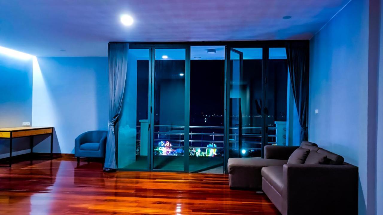 The Riva Vientiane Hotel Buitenkant foto