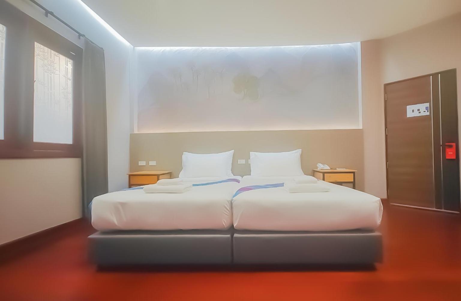 The Riva Vientiane Hotel Buitenkant foto