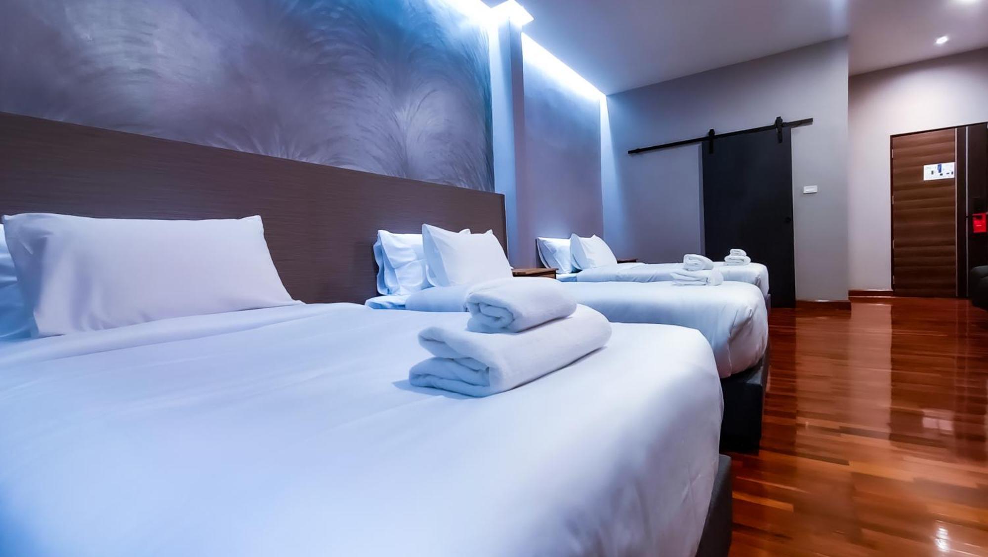 The Riva Vientiane Hotel Buitenkant foto