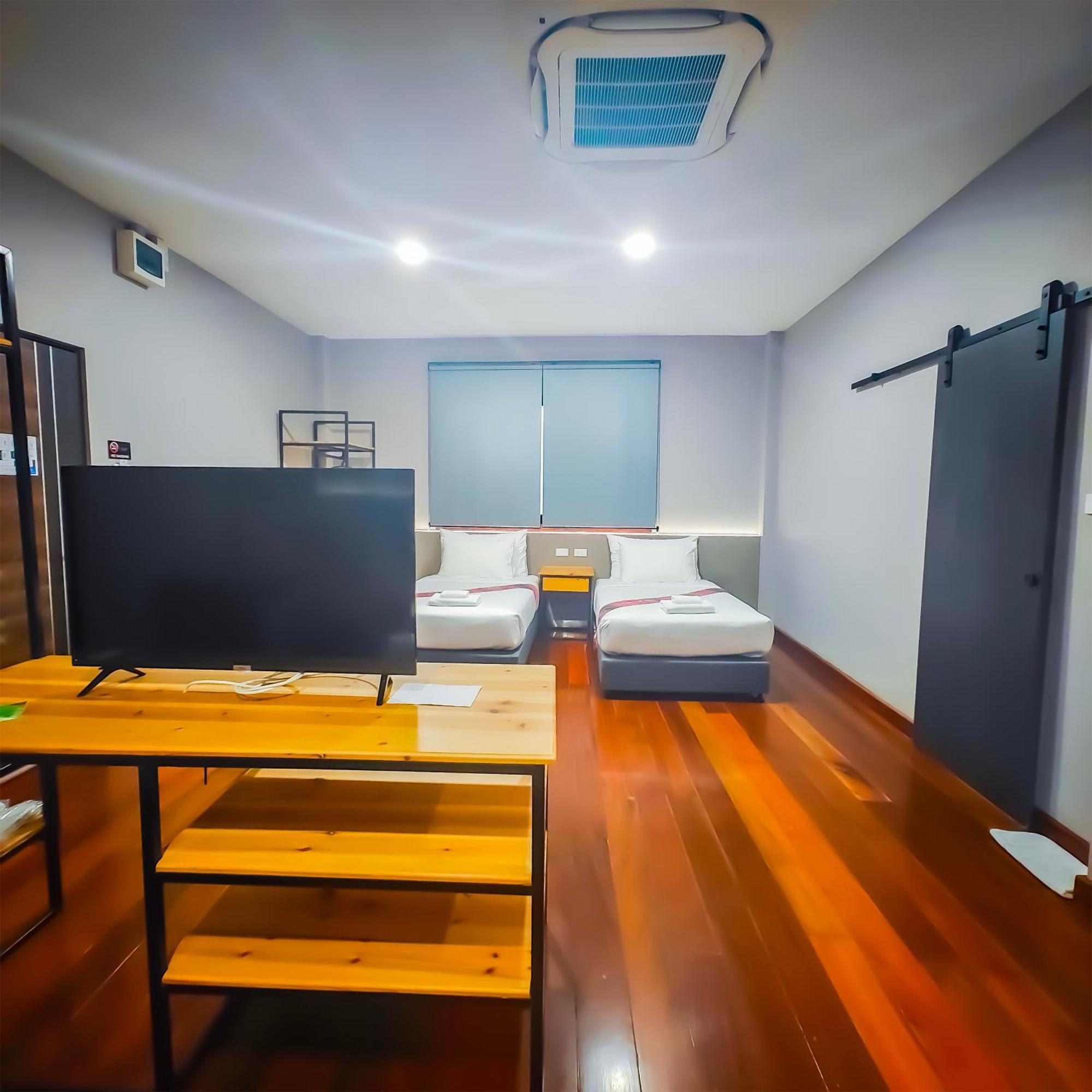 The Riva Vientiane Hotel Buitenkant foto